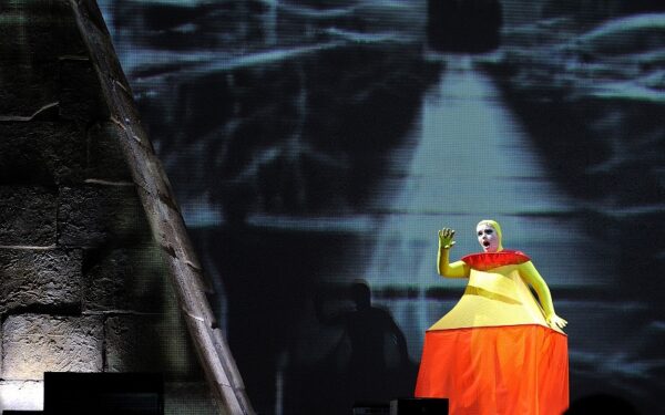 XYZ – jau istoriniais tapę J.Statkevičiaus kostiumai