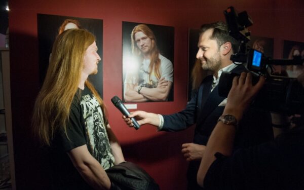 Parodos „Ryžaplaukių portretai“ atidaryme raudonplaukių šturmas (Foto, video)