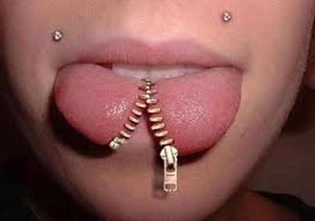„Keisčiausios modifikacijos“ arba „Ką galima padaryti savo lūpoms ir liežuviui“ (foto)