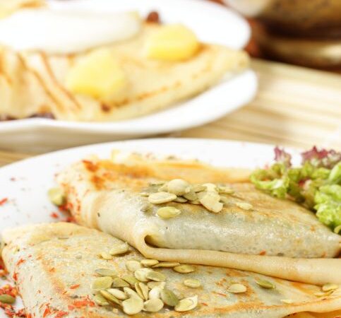 Blyneliai su sūriu ir dešra