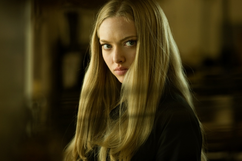 Vaidindama garsią pornofilmų aktorę Amanda Seyfried tapo tamsiaplauke