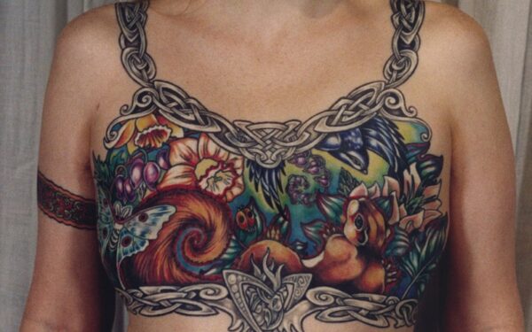 Tatuiruotos moterys evoliucijoje nuo ritualų iki krūties vėžio operacijų (foto)