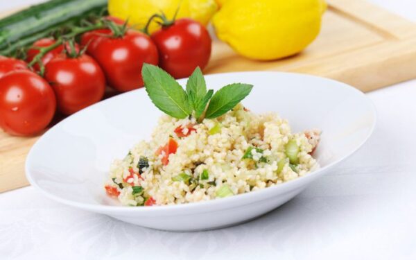 Kuskuso ir tuno salotos