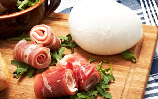 Kumpio suktinukai su sūriu ir pievagrybiais