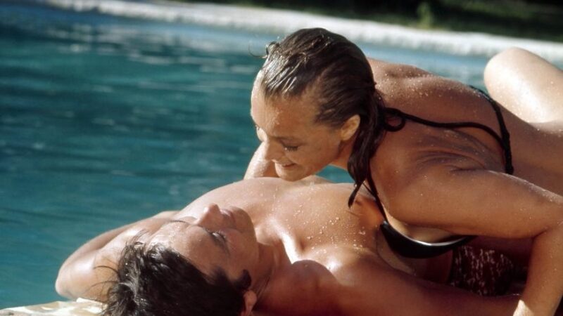 Kino pusryčiai. Prancūziško baseino kriminalas – šąlančiai sielai (filmo apžvalga)