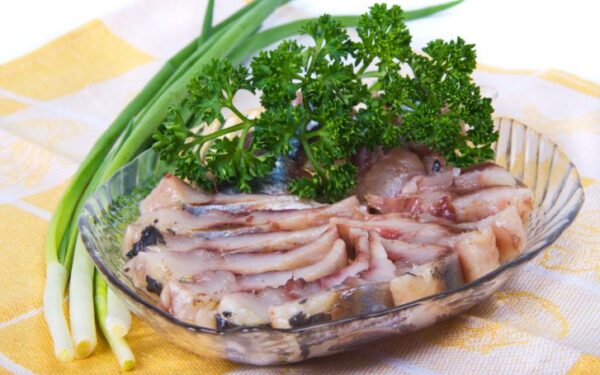 Troškinys su silkėmis