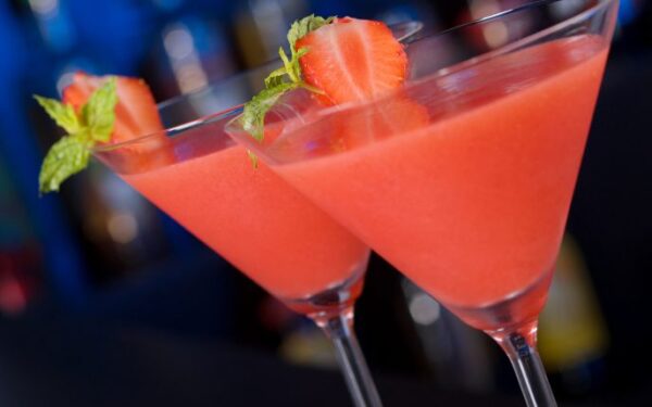 Braškių ir jogurto kokteilis