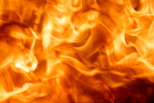 Tipiškas ugnyje žuvusiojo portretas - neblaivus lovoje rūkęs vyras