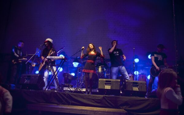 Šventinis SKAMP koncertas šildė geromis emocijomis (Foto)