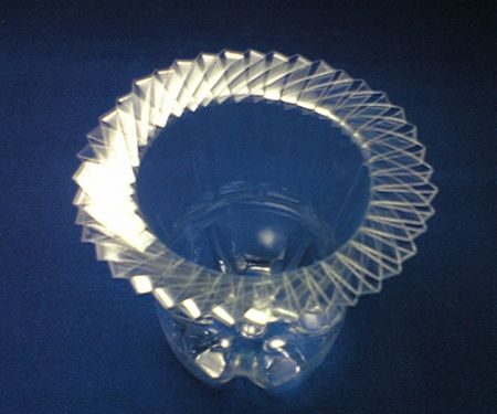 Pasidaryk pats. Vaza iš plastikinio butelio.