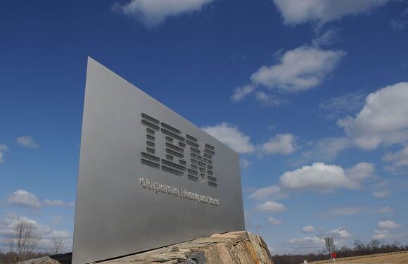 IBM kompiuteris televizijos viktorinoje įveikė žmones