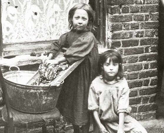 Iš D. Britanijos lūšnynų: prieš 100 metų vaikystė neegzistavo (Foto)