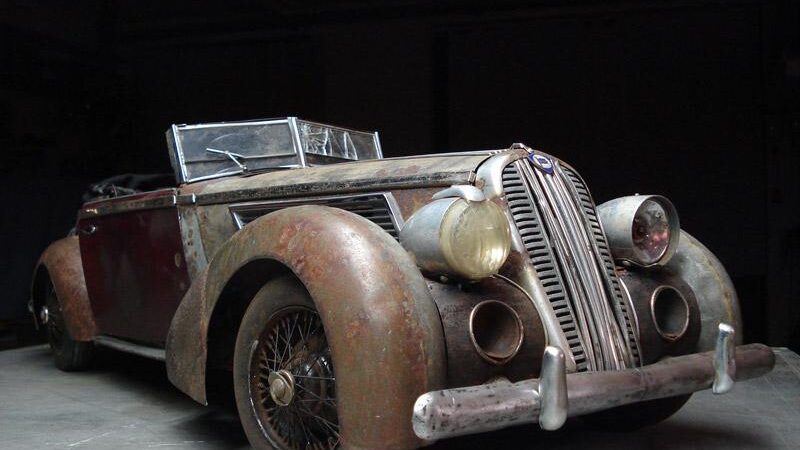 Vokiečio surūdijusi kolekcija – nuo „Porsche“ iki „Bugatti“ (Foto)