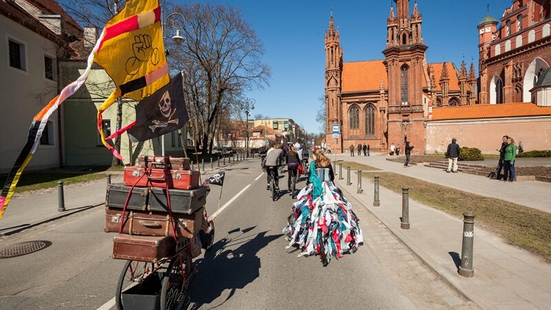 Meninis dviračių paradas sėkmingai pravažiavo Vilniaus gatvėmis (foto)