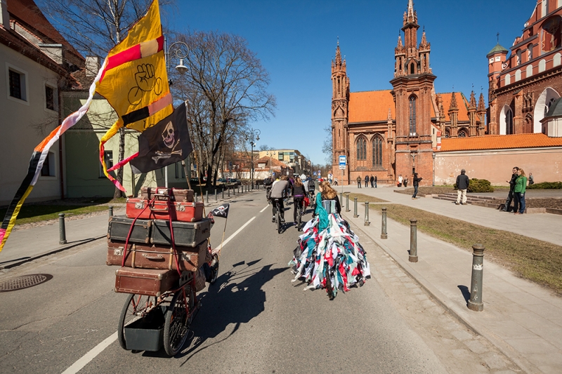 Meninis dviračių paradas sėkmingai pravažiavo Vilniaus gatvėmis (foto)