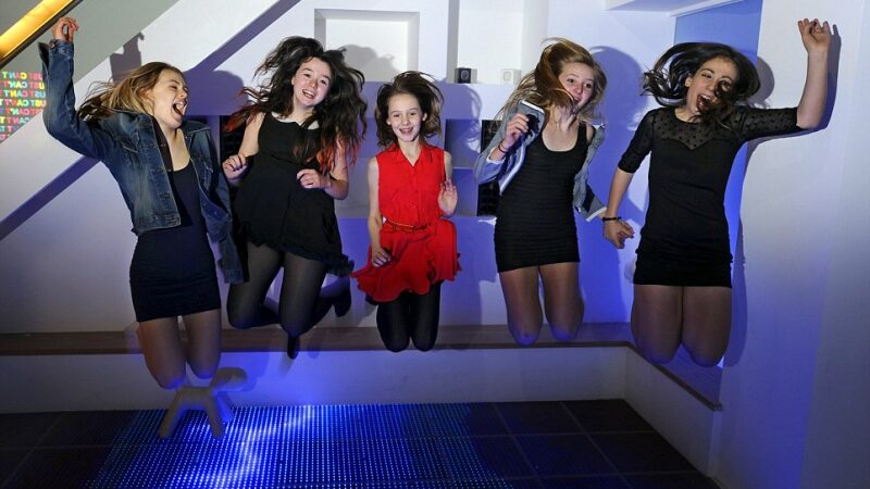 Svajonių tėvai, dovanojantys atžaloms naktinį klubą? (Foto)