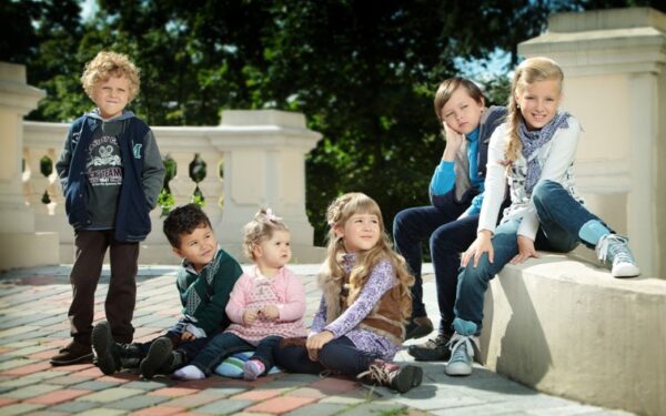 Rudens – žiemos vaikiškų šukuosenų tendencijos: drąsūs ir nenuobodūs kirpimai (Foto)