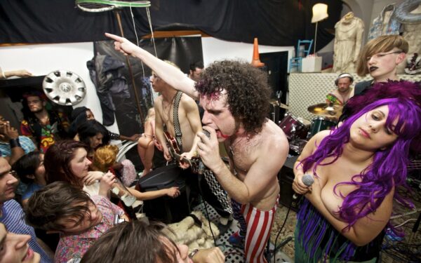 Nelegalūs vakarėliai – laisviems, bet turtingiems? (Foto)