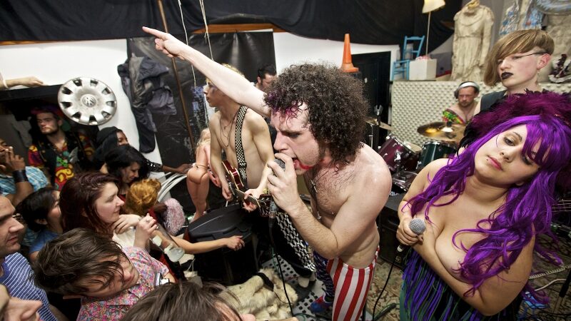 Nelegalūs vakarėliai – laisviems, bet turtingiems? (Foto)