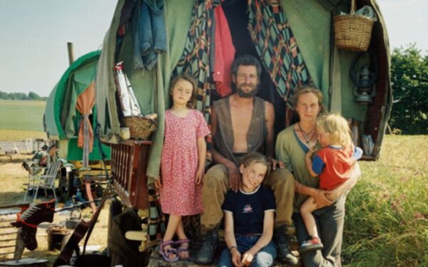 Mūsų laikų keliautojai – kaip čigonai, tik be arkliais traukiamų vežimų (foto)