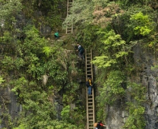 Kinijos vaikų kelias į mokyklą (foto)