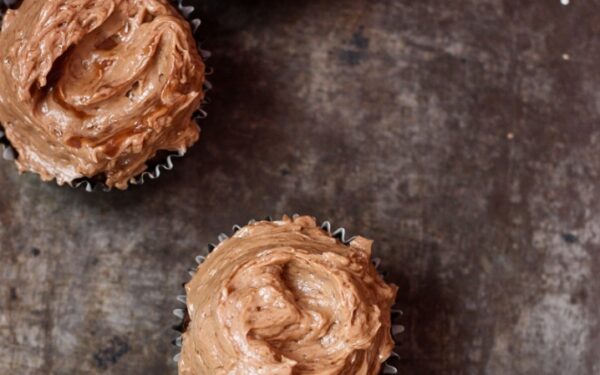 Šokoladiniai keksiukai su „Nutellos“ kremu (receptas, foto)