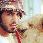 Dėl grožio iš Saudo Arabijos deportuotam vyrui gerbėja padovanojo mersedesą (foto