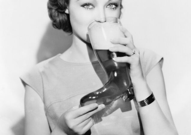 Daiktų pusryčiai. Alaus bokalas-batas (foto)