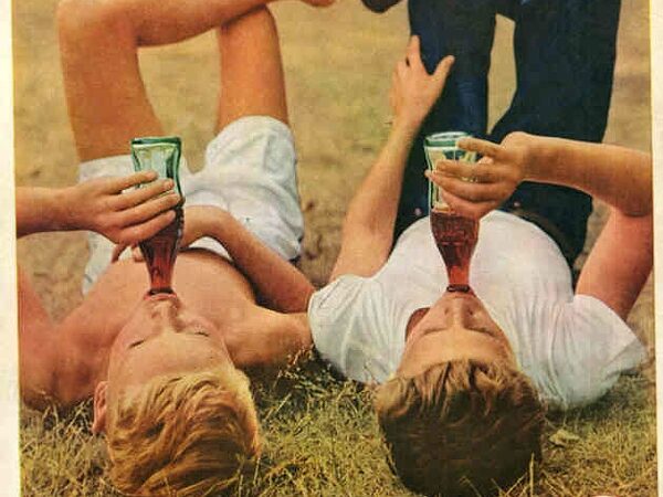 Tautos istoriją pasakojančios „Coca-Colos“ reklamos (foto)