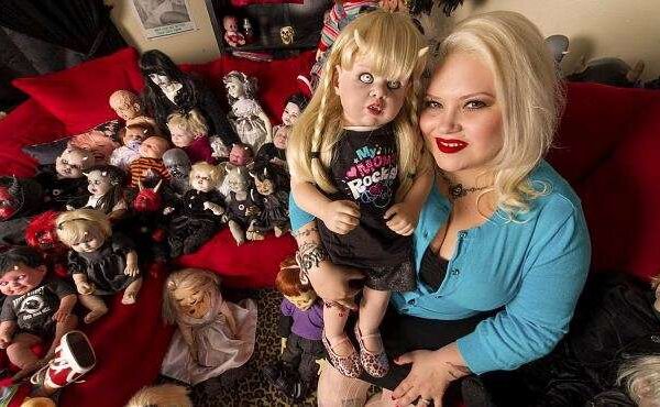 Siaubo lėlių kolekcininkės namuose 500 plastmasinių zombių (Foto)
