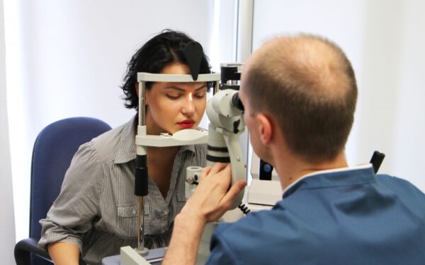 Dainininkei Jazzu atlikta akių operacija (foto)