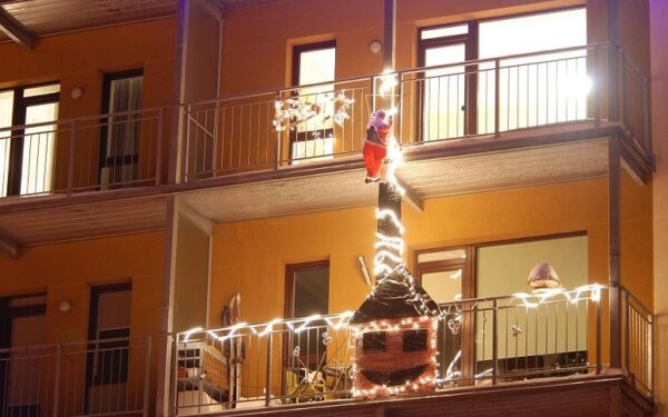 Išrinkti gražiausiai papuošti Lietuvos balkonai (Foto)