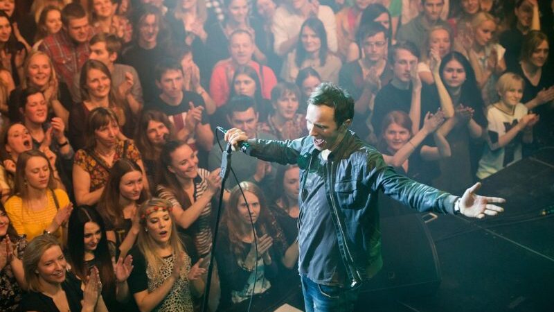 Latvijos žvaigždės „Brainstorm“ išleido naują singlą