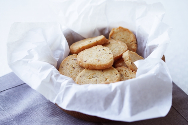 Sekmadienio receptas - sausainiai su parmezanu ir kmynais