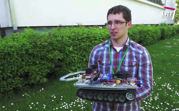 „Mokslo sriuba“: kaip Kaune varžėsi lietuvių ir latvių robotai?