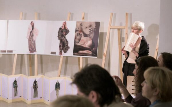 Dizainerė J. Strobeikaitė siūlo rimtai susimąstyti apie „lėtąją madą“  (foto)