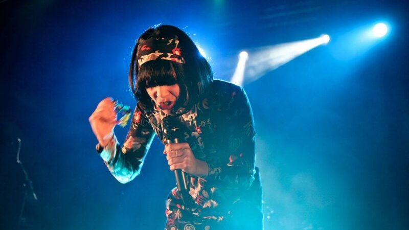 Aktualios muzikos gidas (14): Bat for Lashes, Nelly Furtado, AVaspo ir kt.