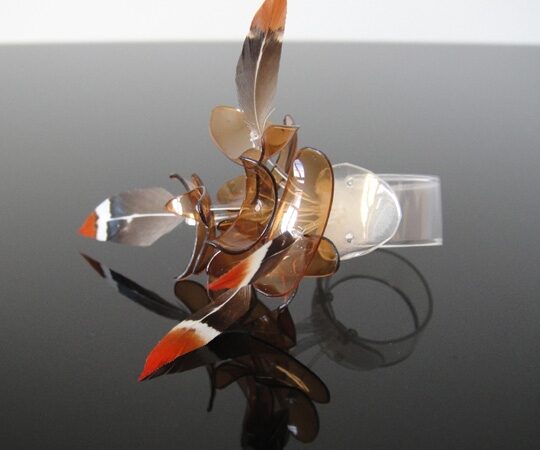 Idėjos nestandartinėms dovanoms: juvelyrika iš plastiko