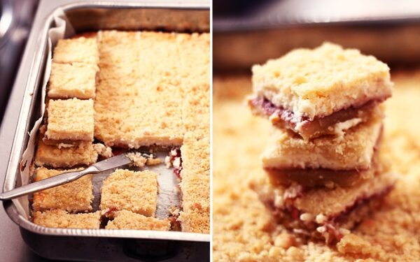 Sekmadienio receptas – trupininiai kreminio sūrio pyragėliai su raudonaisiais apelsinais