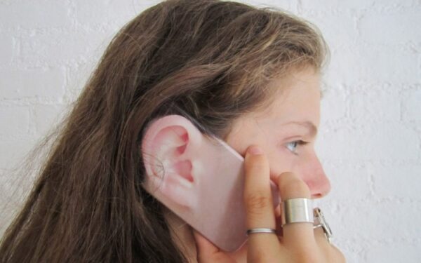 Daiktų pusryčiai. Mobilusis telefonas + nauja ausis