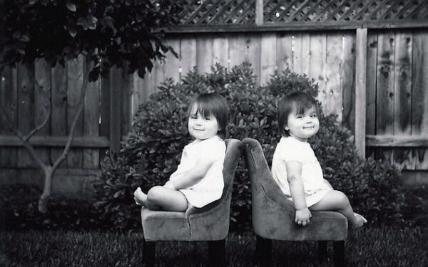 Įsimylėjusio tėčio dvynukių foto dienoraštis