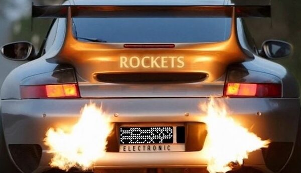 Žaibiškai išgarsėjusi lietuvių grupė ELECTRONIC I pristato naują vasaros dainą