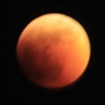 Praėjusią naktį mėnulis nusidažė raudonai (Foto)