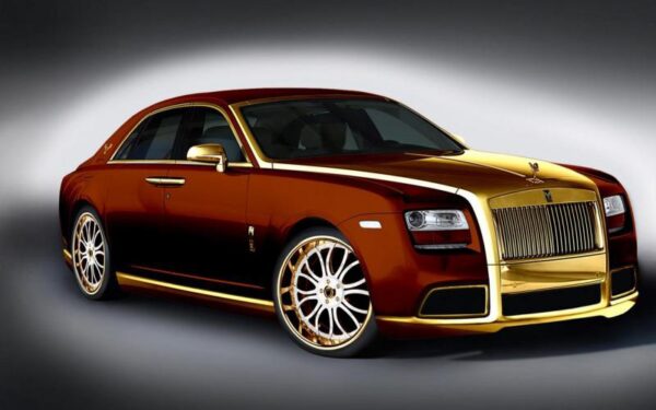 „Rolls-Royce“ beskonybė: 24 karatai aukso sugadino prestižą (Foto)