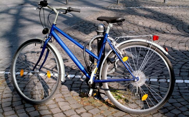 Iš Laisvės alėjos norima išguiti dviratininkus