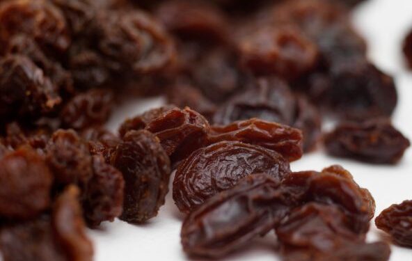 Senovinis razinų pyragas