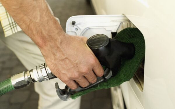 Mes galime rinktis, kur degalus piltis pigiau!