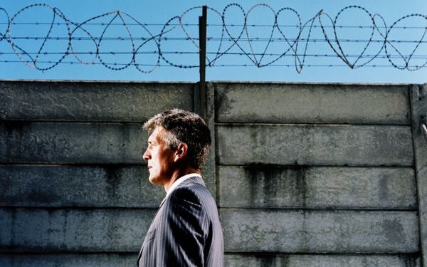 Italija: kaliniams uždrausta dėvėti garsių dizainerių drabužius