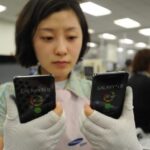 „Samsung“ telefonus surinkinėjanti kinų kompanija išnaudojo vaikus