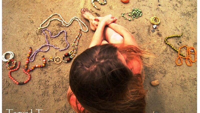 „Talentų banke“ – papuošalų iš palmių sėklų kūrėja Vilija ir jos trečiasis vaikas „Tagua“